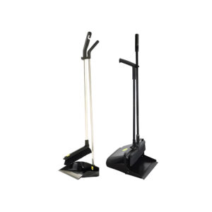 Escobas y recogedores